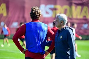 mourinho zaniolo AS Roma Training Session