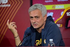 AS Roma Press Conference mourinho