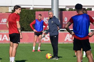 mourinho zaniolo AS Roma Training Session
