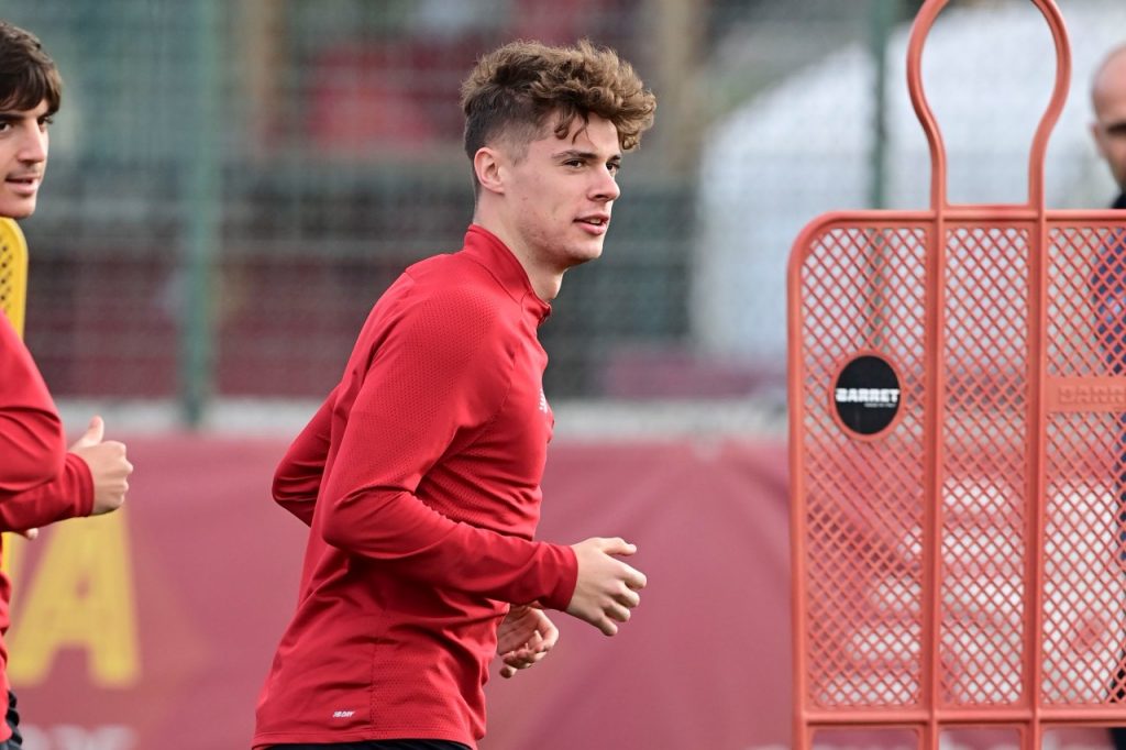 allenamento roma trigoria zalewski