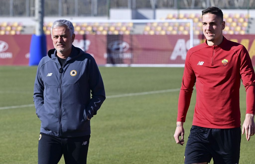 Mourinho Zaniolo AS Roma Training Session