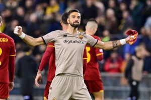 Rui Patricio Vitesse v AS Roma: Round of 16 Leg One - UEFA Europa Conference League