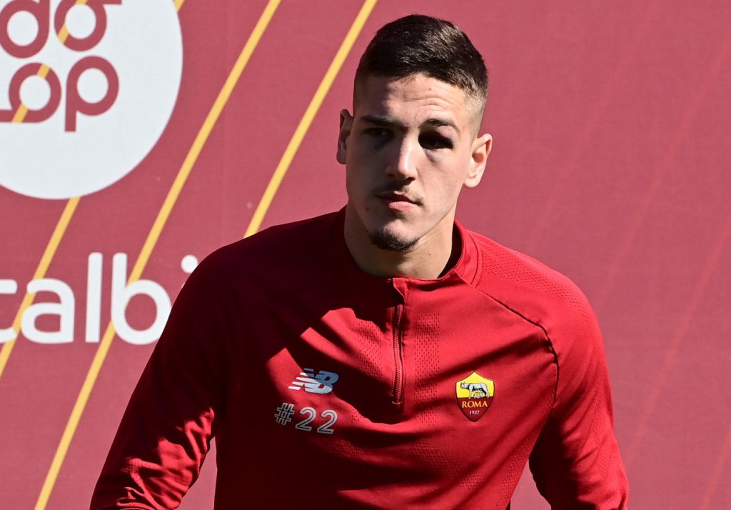 allenamento roma trigoria zaniolo livido naso