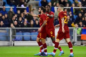 Sergio Oliveira Abraham ZanioloVitesse v AS Roma: Round of 16 Leg One - UEFA Europa Conference League