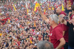 mourinho AS Roma UEFA Conference League Victory Parade