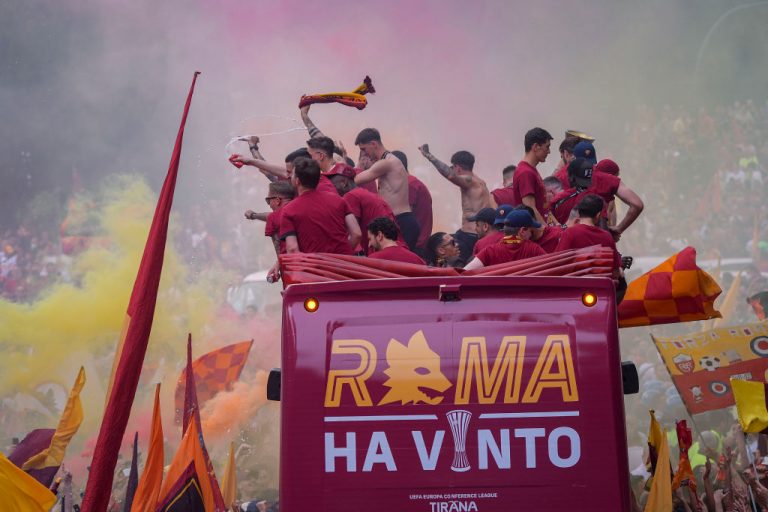 www.forzaroma.info
