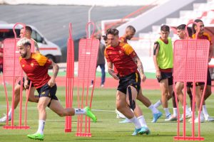 Zaniolo AS Roma Training Session