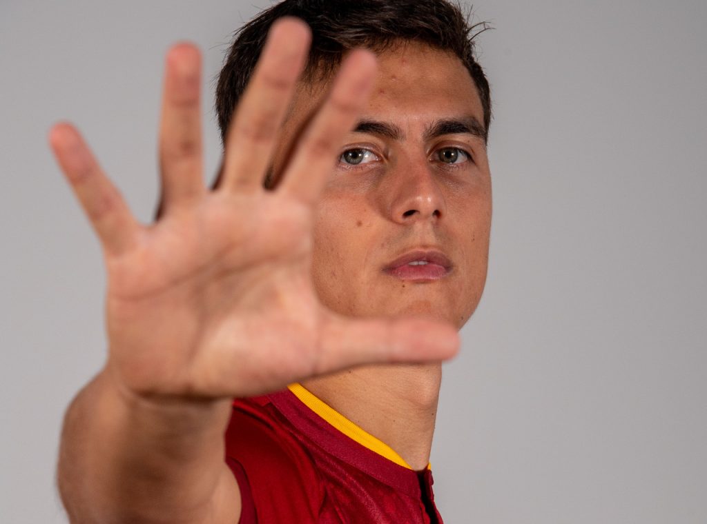 dybala roma maglia shooting(9)