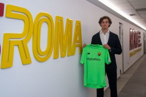 AS Roma Unveil New Signing Mile Svilar