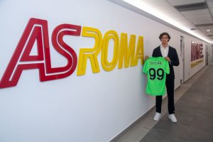 AS Roma Unveil New Signing Mile Svilar
