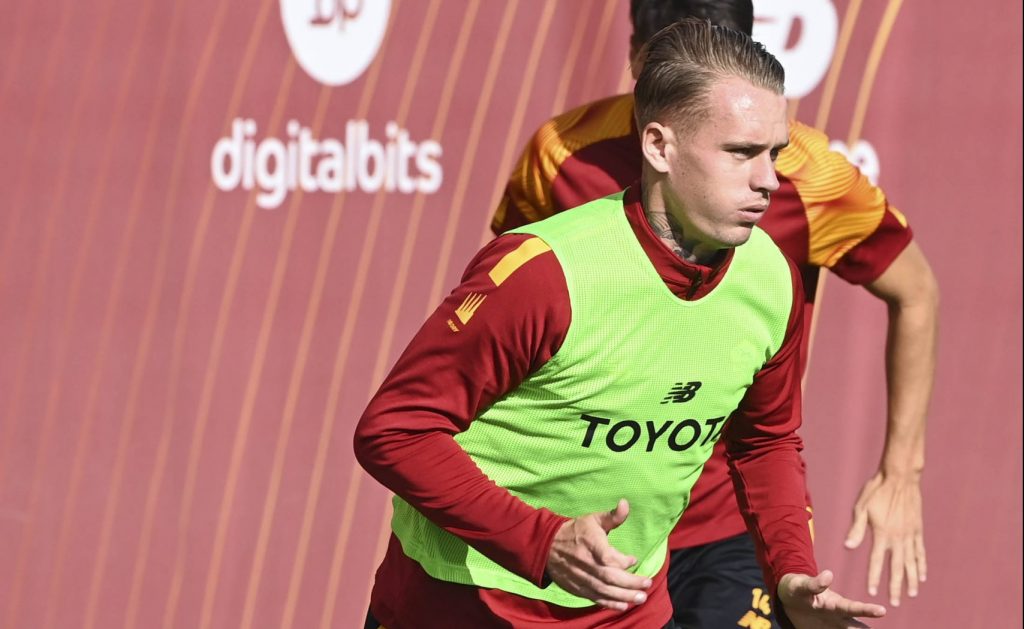 AS Roma Training Session karsdorp