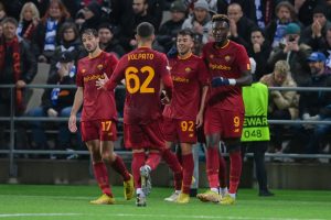 El Shaarawy  HJK Helsinki v AS Roma: Group C - UEFA Europa League