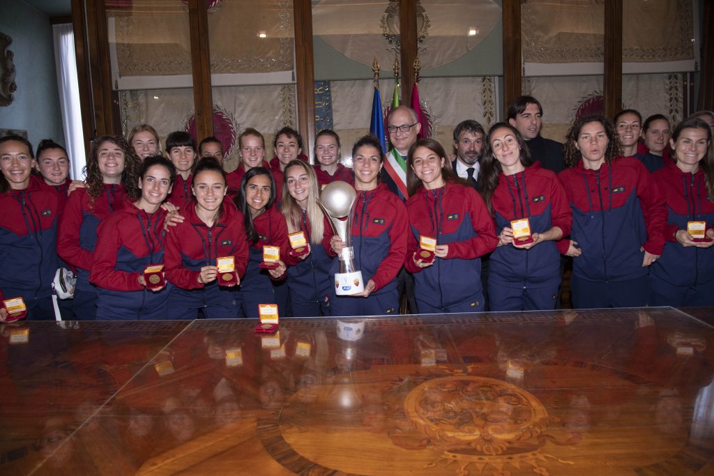 Mayor Of Rome Roberto Gualtieri Meets AS Roma Women femminile