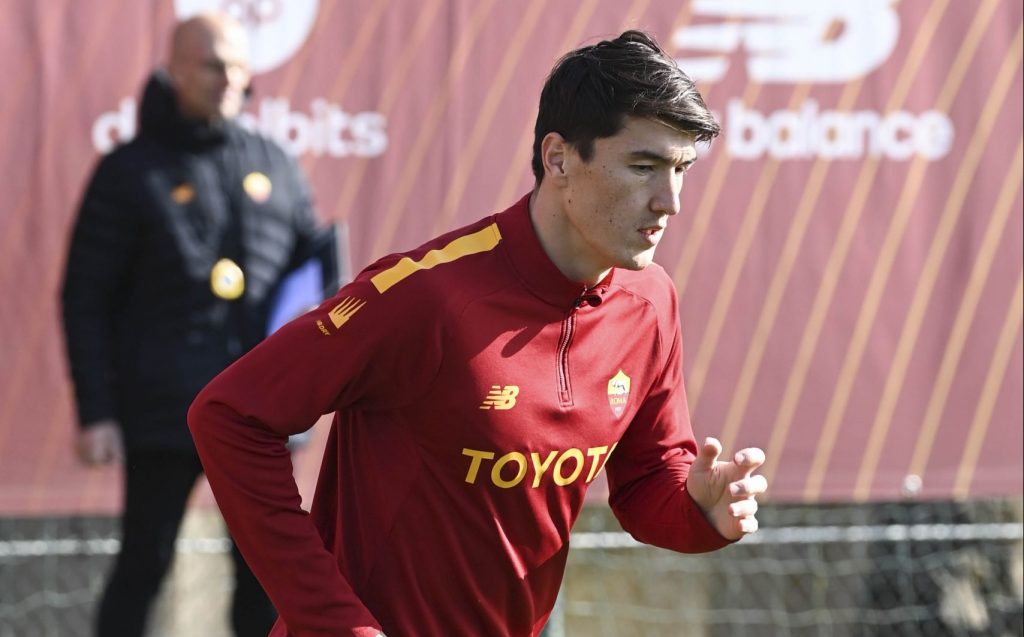 AS Roma Training Session shomurodov