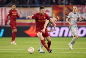 Cristante FC Salzburg v AS Roma: Knockout Round Play-Off Leg One - UEFA Europa League