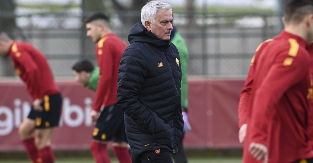 mourinho AS Roma Training Session