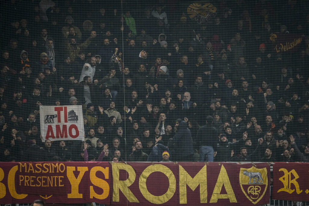 salisburgo roma tifosi trasferta FC Salzburg v AS Roma: Knockout Round Play-Off Leg One - UEFA Europa League