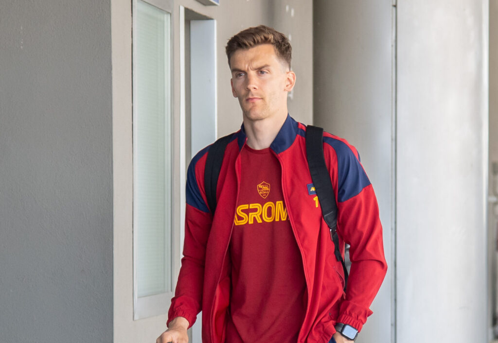 Llorente AS Roma Travel to Leverkusen