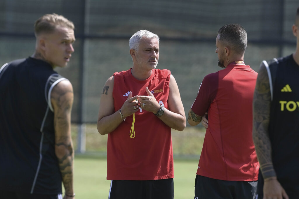 mourinho karsdorp AS Roma Training Session