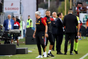 Mourinho  ammonito Cagliari Calcio v AS Roma - Serie A TIM