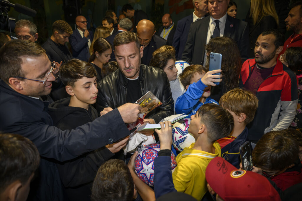 totti Italy Delegation Visit Bambin Gesu Hospital