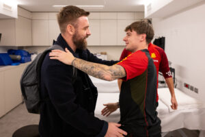 De Rossi Zalewski AS Roma Unveil New Coach Daniele De Rossi