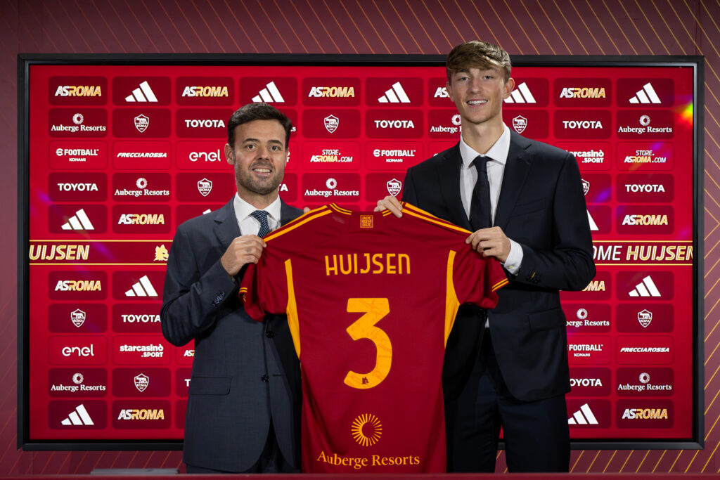 pinto huijsen AS Roma Unveil New Signing Dean Huijsen