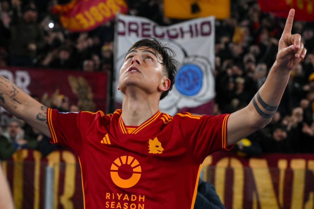 Dybala Striscione orecchio AS Roma v Torino FC - Serie A TIM