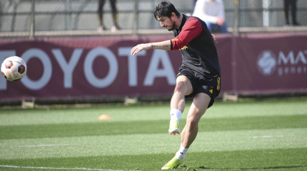 Azmoun AS Roma Training Session