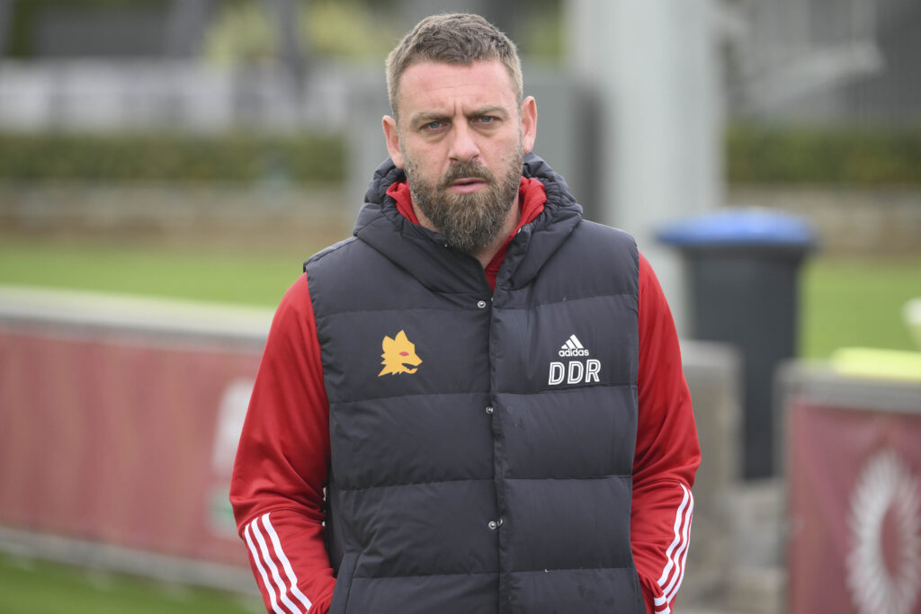 de rossi AS Roma Training Session &amp; Press Conference