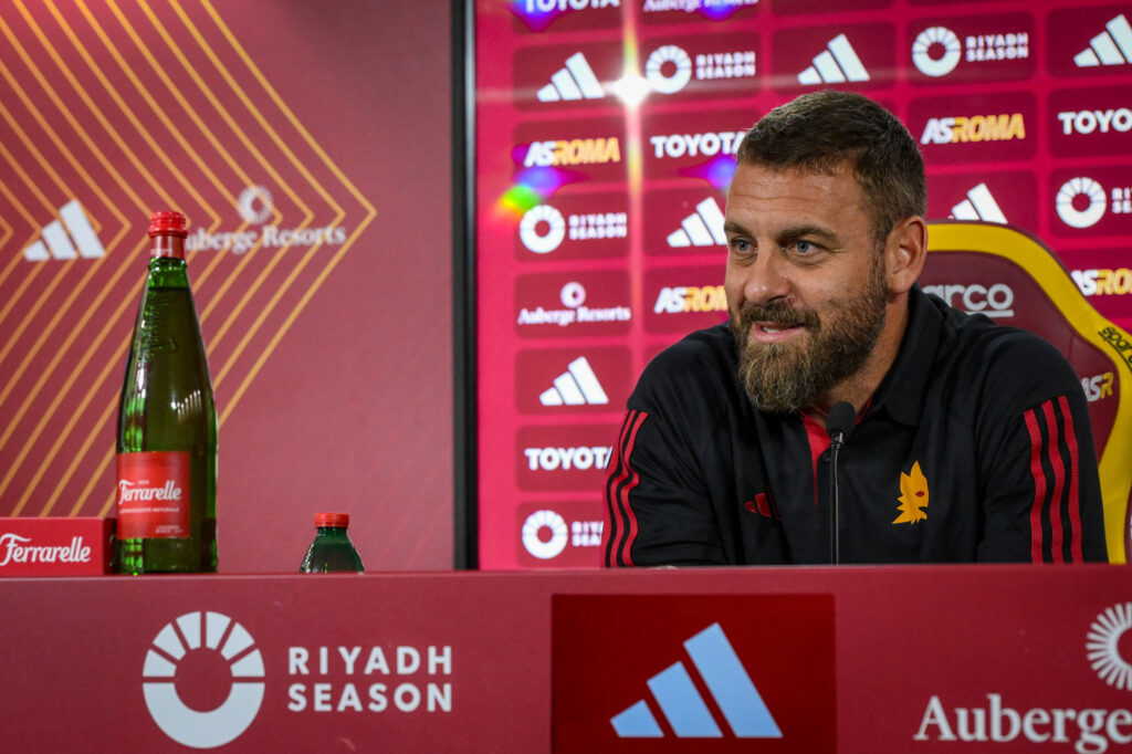 de rossi AS Roma Training Session &amp; Press Conference