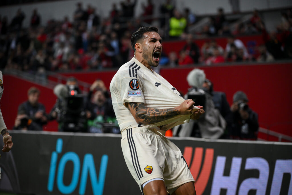 paredes Bayer 04 Leverkusen v AS Roma: Semi-Final Second Leg - UEFA Europa League 2023/24