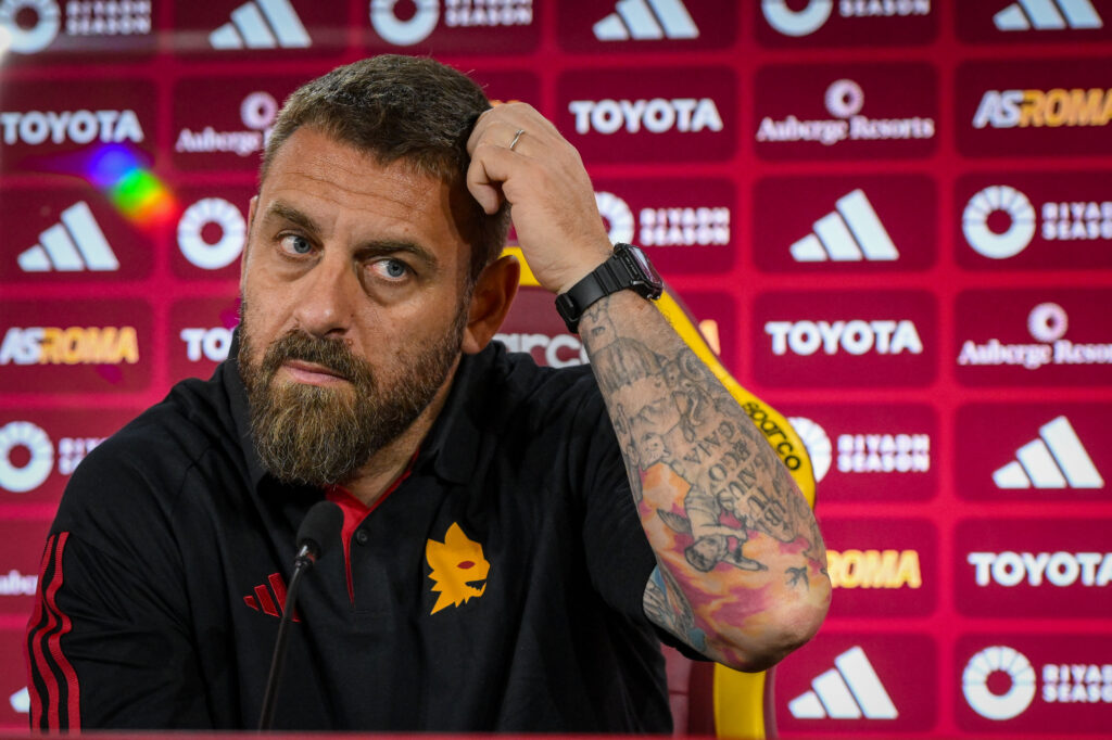 de rossi AS Roma Training Session &amp; Press Conference