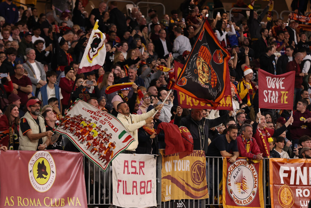 Tifosi AC Milan v AS Roma