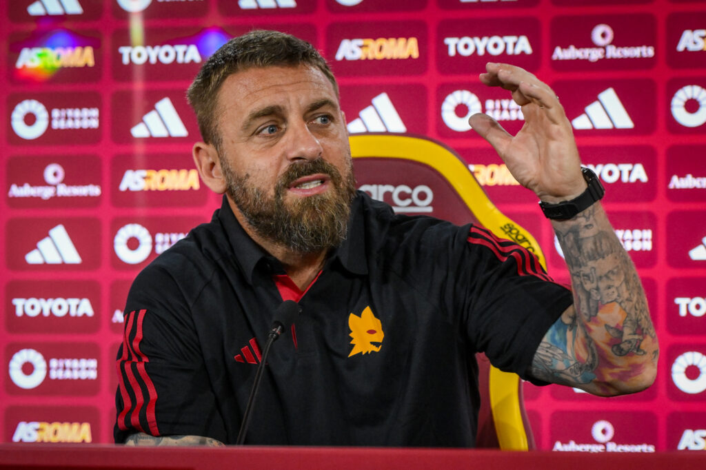de rossi AS Roma Training Session &amp; Press Conference