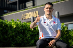 le fee AS Roma Unveil New Signing Enzo Le Fee