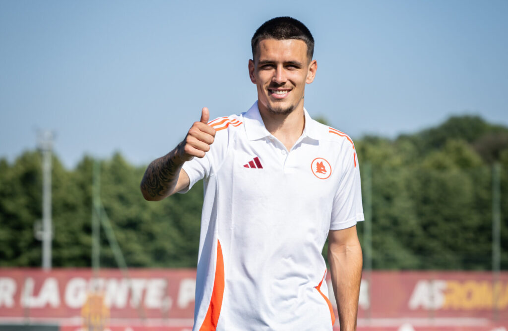 AS Roma Unveil New Signing Enzo Le Fee