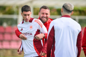 AS Roma Training Session de rossi soule