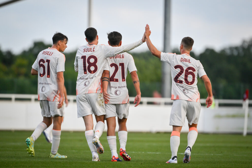 squadra AS Roma v Barnsley - Pre-season Frienldy