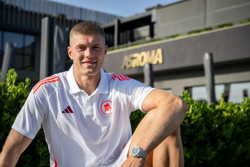 AS Roma UNveil New Signing Artem Dovbyk