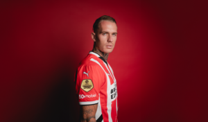 92b3c869-7f03-4a51-9b80-161867e1bdd5_PSV - Rick Karsdorp - Breed 1_930x523_progr_95