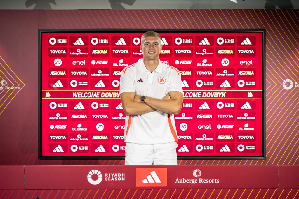 Dovbyk AS Roma UNveil New Signing Artem Dovbyk