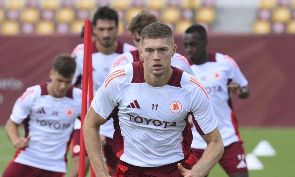 Dovbyk AS Roma Training Session