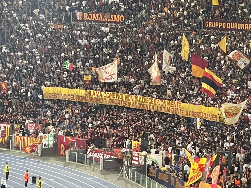 striscione curva sud