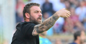 De Rossi Genoa v AS Roma - Serie A