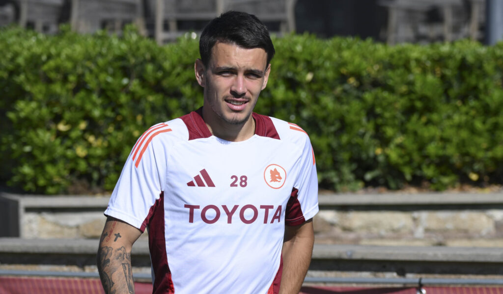 Enzo Le Fée AS Roma Training Session