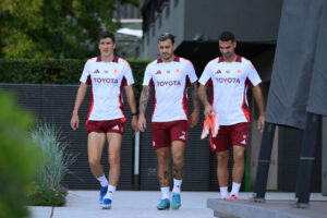 Eldor Shomurodov, Leandro Paredes e Zeki Celik