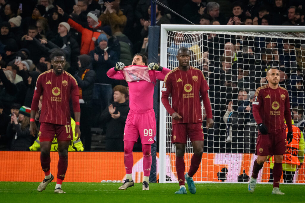 Ndicka Kone Svilar Angelino Tottenham Hotspur v AS Roma - UEFA Europa League 2024/25 League Phase MD5