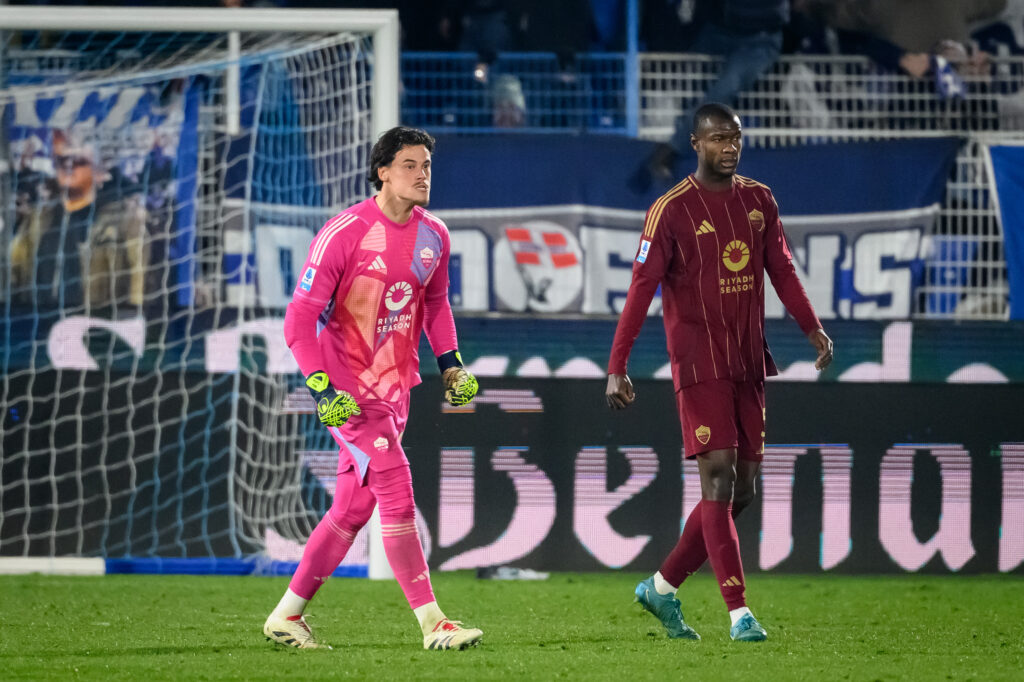 Svilar Ndicka Como v AS Roma - Serie A
