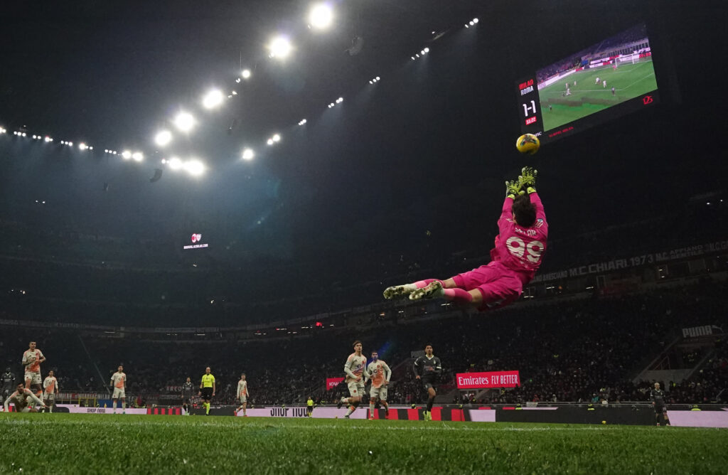 Svilar AC Milan v AS Roma - Serie A